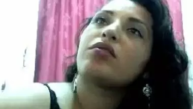 Savitha bhabi look-like call girl on cam