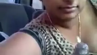Andhra amateur girlfriend sucks dick outdoor in car