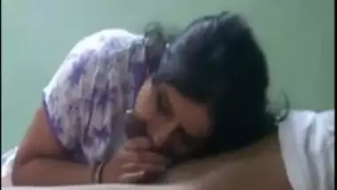 Bhopal aunty loves giving blowjob to husband