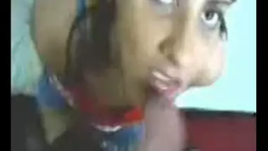 Sexy Delhi Girlfriend Gives Blowjob And Cum In Mouth