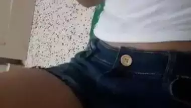 Hot teen butt exposed to her cousin