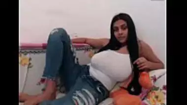 Sexy Mallu cam girl showing her big big boobs