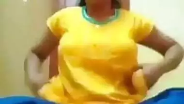 North indian girl exposing her hot body