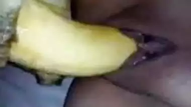 Gril play with banana xxx Indian video