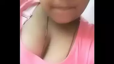 Desi girl priyanka Mpl boobs show in cam