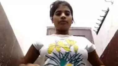 Desi girl showing her bf