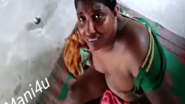 Tamil maid sucking dick of her house owner