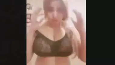 Hot Indian Girl Boob Shows