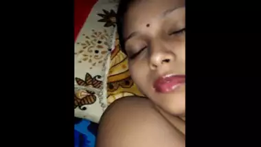 Sleeping Desi wife sex MMS video leaked online
