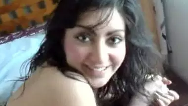 Cute Indian babe giving blowjob and pussy sucked by BF