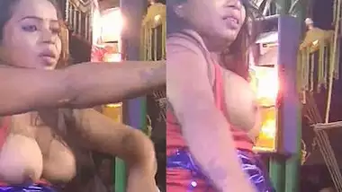 Desi naked round tits bounce dance clip