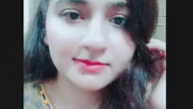 Beautiful Karachi Girl