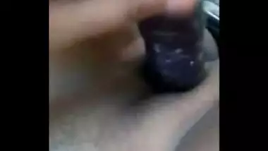 Desi girl fingering pussy