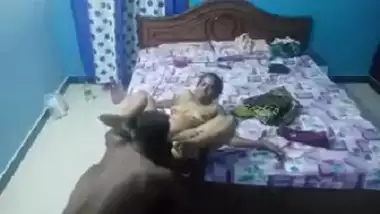 Cheating Indian wife porn video with hubby?s friend