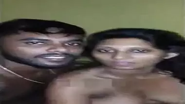 Mature Tamil bhabhi mms scandal with her neighbor lover