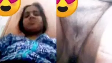 Desi Girl Sania Video call mms Leaked-1