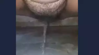 Desi aunty pissing