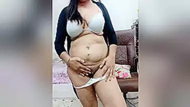 Beautiful Bhabhi In Bra Panty Doing Strip Tease. Bra Or Panty Me Bhabhi Ko Dekh Pani Nikal Dia