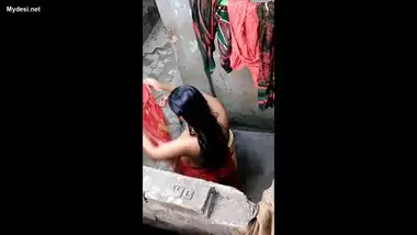 Desi married bhabhi bathing mms