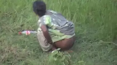 Villager Caught Peeing - Movies. video3porn3