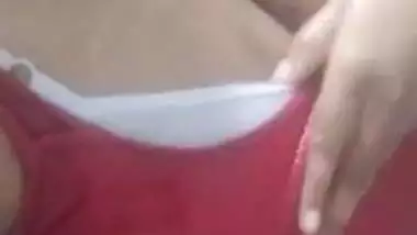 Desi girl showing her boobs...