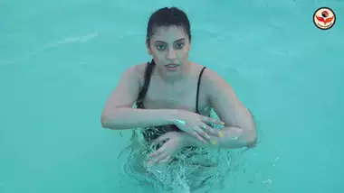 Beautiful Insta Model WonderLust wet Boobs show Latest Exclusive seductive photoshoot in swimming pool