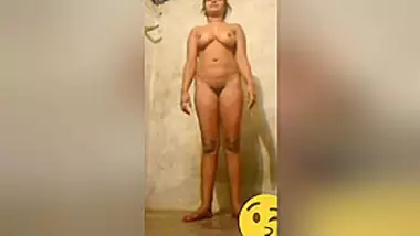 Today Exclusive-sexy Desi Girl Showing Nude Dance To Bf On Video Call