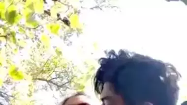 Sexy kolkata couple groping in victoria memorial