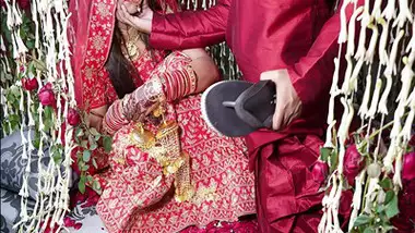 Indian couple?s rough suhagrat sex video