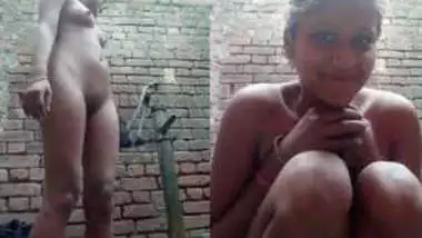 Desi Village girl bathing vdo