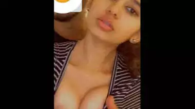 Sexy babe sucking and nude vids part 3