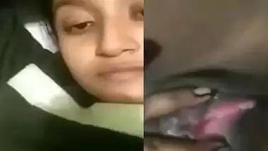 Bhabhi showing pussy and desi fingering viral clip