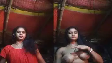 Desi bhabhi dress change with huge boobs show