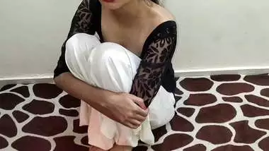 Desi Bhooli Bhali college Girl ko Jamke Choda-Indian Bengali-Hindi Sex clear audio (Roleplay) saarabhabhi6 Hot and young