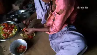Kitchen me khana bana Rahi best wife sex kitchen sex