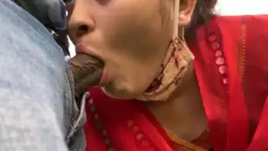 Beautiful Punjabi Girl Quick Sucking Boyfriend Dick In Park