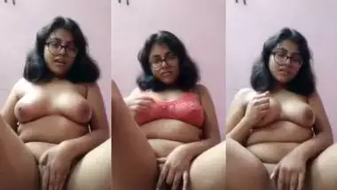 Chubby college babe’s erotic mastubation in Bangla sex