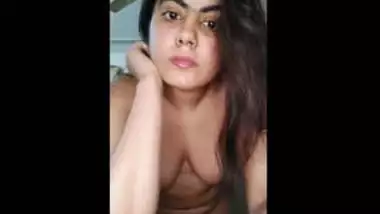 Sexy Indian Girl Shows Nude body part 3