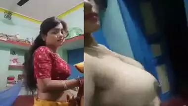Village girl stripping saree and viral boobs show