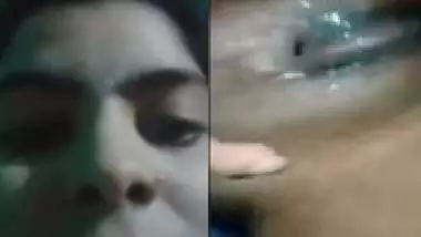 Indian gf nude wet pussy showing selfie video
