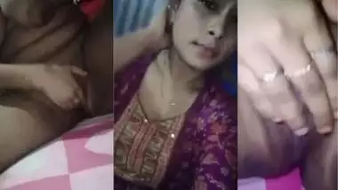 Horny lady shows her big boobs in Bangladeshi naked video
