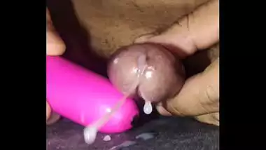 Tamil Wife husband close up cumming