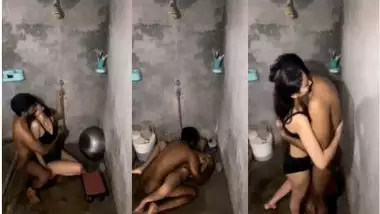 Indian sex MMS of a guy fucking his GF in the bathroom